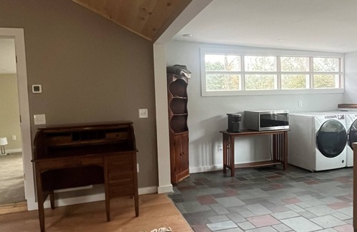 Arlington House | Fly fishing, tubing, biking and shopping are steps away!