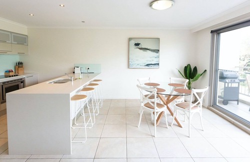 Flynns Beach Apartment | Fly High - Apartment 320 Flynns Beach Resort