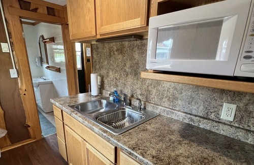 Phillips Cabin | Flyway Resort ‘The Big Game Suite’ on Wilson Lake