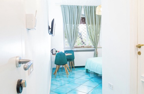 Vomero Bed & Breakfast | Follaky Secret Garden - Naples, Chiaia
