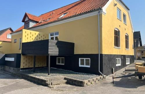 Bindslev Hotel | Folsted - Værelse 102 med eget badeværelse og fri parkering