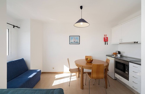 Vila Baleira Apartment | Fontinha I - Quiet retreat near the beach.