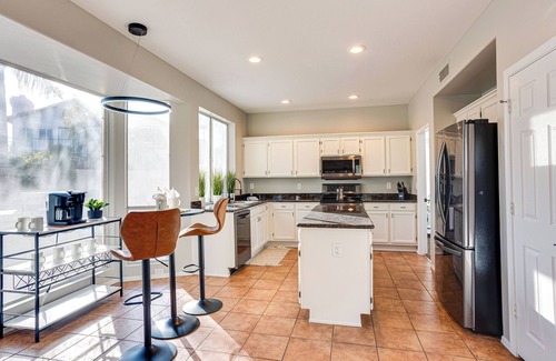 Arrowhead Ranch House | Fore! Golf Views, Outdoor Movies, Glendale Gold!