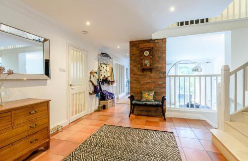 Farnham Common House | Forest Getaway