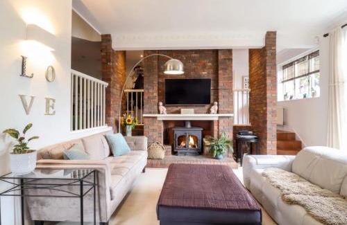 Farnham Common House | Forest Getaway