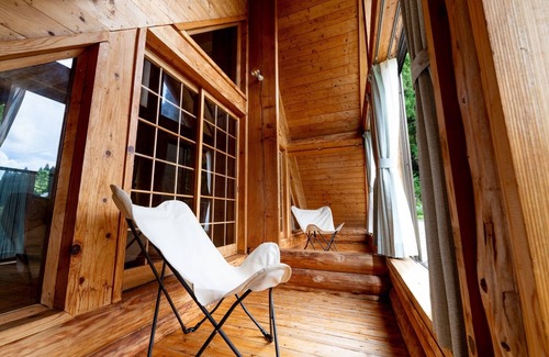 Gujo RV Rental | Forest House Capacity 8 people With separate/County Market Gifu