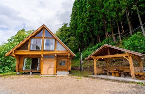 Gujo RV Rental | Forest House Capacity 8 people With separate/County Market Gifu
