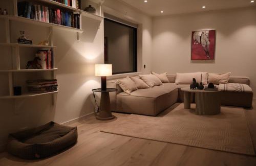 Rustefjelbma Villa | Forest lodge