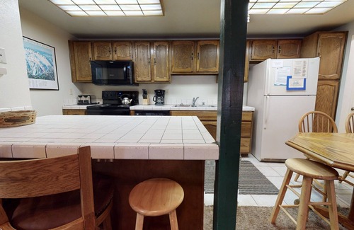 Mammoth Lakes Condo | Forest Quiet Setting, Short Walk to The Village. Pool On-site, Near the Lakes