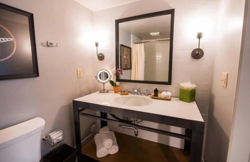 Eastside Santa Cruz Hotel | Forest Retreat: Spacious Room with Private Patio | Stunning Views