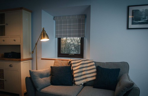 Armadale Cottage | Foresters Cottage - a cottage that sleeps 4 guests in 2 bedrooms