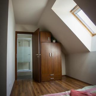 Dunaegyhaza House | Forrás vendégház