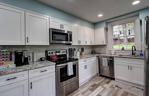 Kingsport House | Fort Henry - Pool Table, Fire Pit, Prime Location in Kingsport