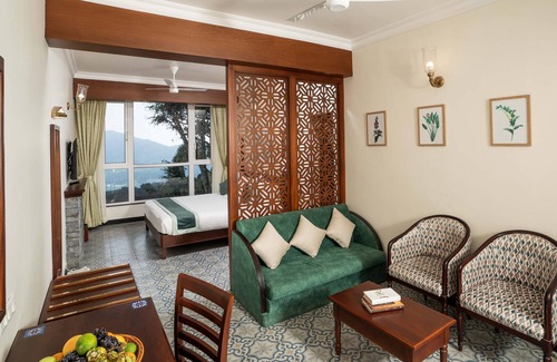 Chinnakanal Hotel | Fort Munnar