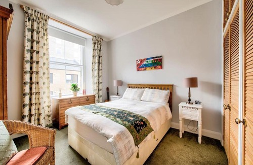 New Town Apartment | Forth Street City Home by GuestReady