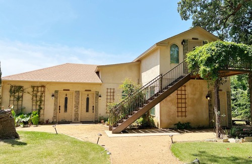 Lincoln Park Villa | Fortunata Winery Villa #5, Elegant Stay for 4