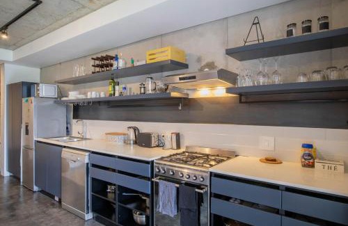 Schotsche Kloof Apartment | Forty On L 607 by CTHA