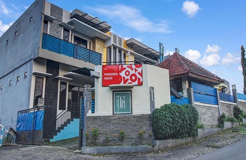 Dinoyo Hotel | Forzando House Redpartner near Universitas Muhammadiyah Malang