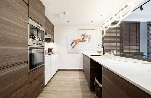 Downtown Dubai Apartment | Fountain View Signature Residence with Terrace | 135 SQM
