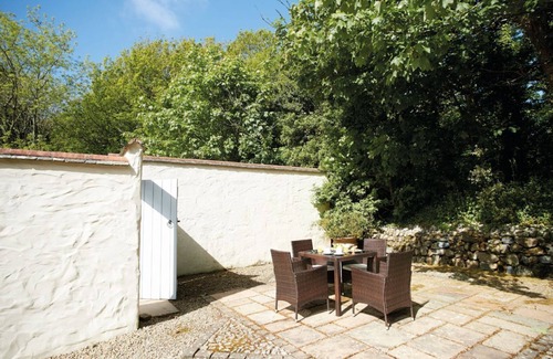Helston House | Four and a half miles south of Helston, this delightful cottage is situated on a tranquil estate.