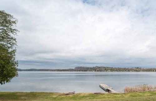 Selwyn House | Four bedroom - Two bathroom family retreat