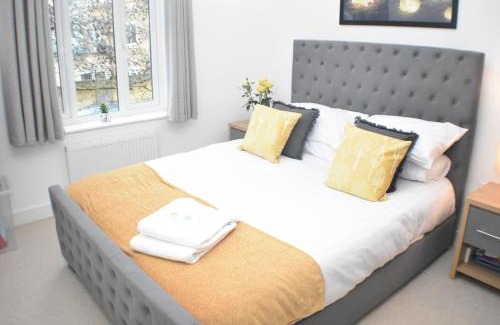 Peterborough House | Four Chimneys House