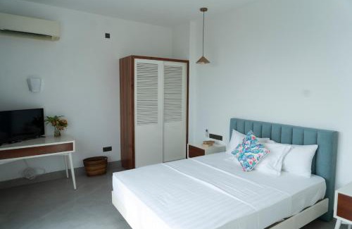 Wellawatta South Hotel | Four Petals Inn