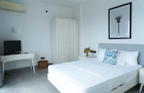 Wellawatta South Hotel | Four Petals Inn