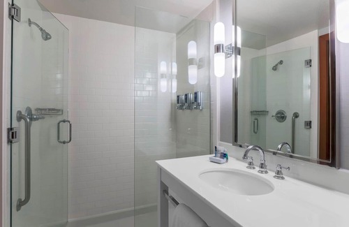 Rancho Cucamonga Hotel | Four Points by Sheraton Ontario-Rancho Cucamonga