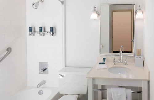 Downtown Asheville Hotel | Four Points by Sheraton Asheville Downtown