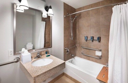 Waldron Hotel | Four Points by Sheraton Kansas City Airport