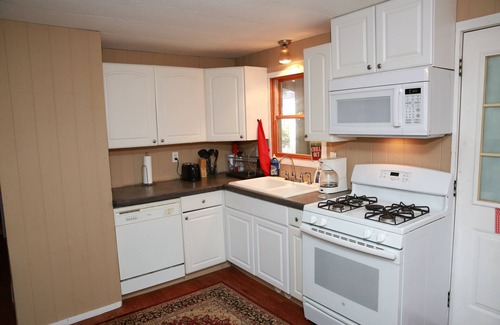 Tannersville Cottage | Four Season Vacation Rental- Hunter/Tannersville NY - seasonal rates available