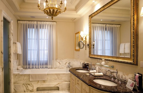 Santissima Annunziata Hotel | Four Seasons Hotel Firenze