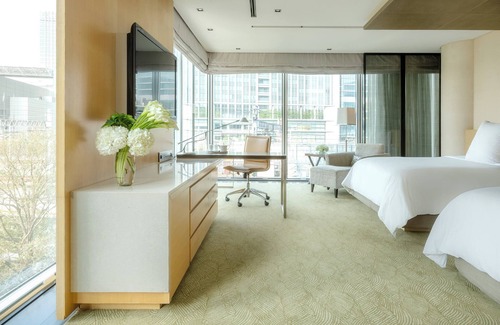 Chuo Hotel | Four Seasons Hotel Tokyo at Marunouchi
