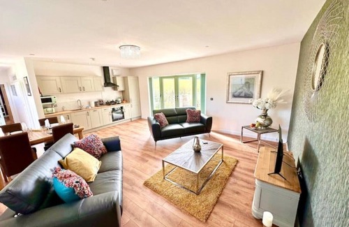 Tredunnock Cabin | Fox Acre Lodge - Amazing Views