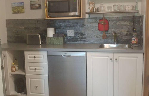 Stratford Apartment | Fox Farm Suite is near Chtown, golf and beaches. Great yard and neighborhood.