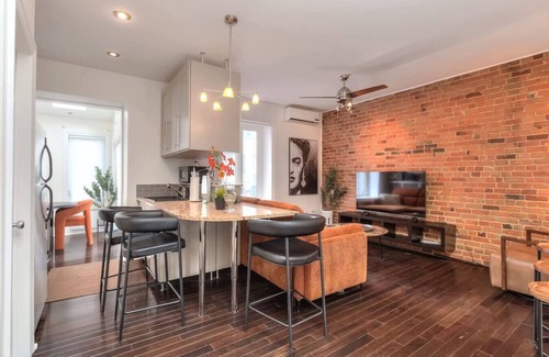 Quartier des Spectacles Apartment | Fox Hotel | Palais Des Congrés VI