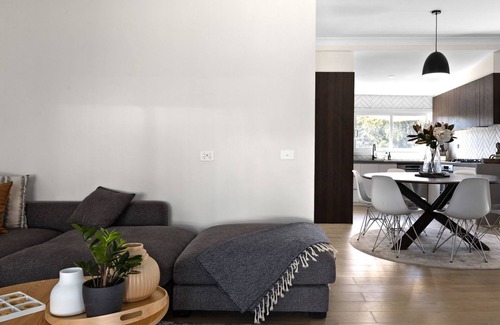 Hepburn Springs House | Fox on Church - pet friendly 2 bedroom home