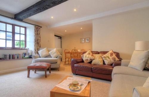 Charmouth House | Foxley Cottage