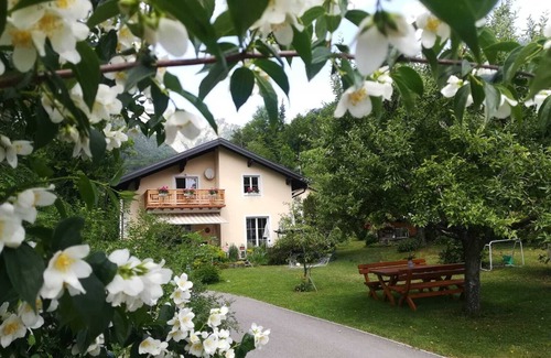 Sankt Wolfgang im Salzkammergut Apartment | From the mountains to the beautiful lake in one of the most beautiful places in Austria