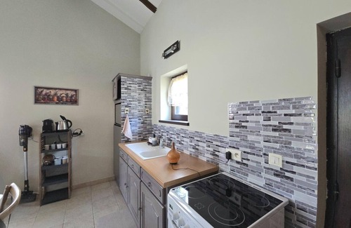 Sainte-Sabine-Born Cottage | Authentic Cottage with Garden and Pool