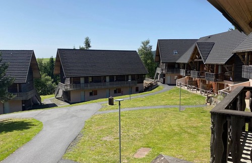 Besse-et-Saint-Anastaise Apartment | Spacious duplex with pool at Bois de la Reine