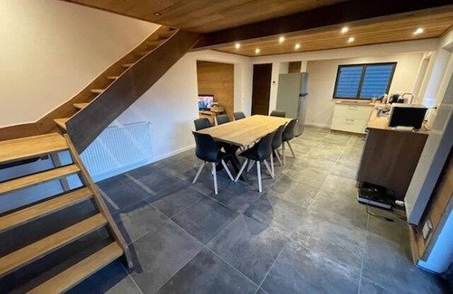 Besse-et-Saint-Anastaise Ski Chalet | Renovated chalet for 12 in Super Besse