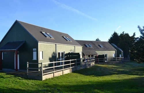 Saint-Martin de Brehal Cottage | Charming Beachside House in Bréhal with Terrace, BBQ, and Wi-Fi