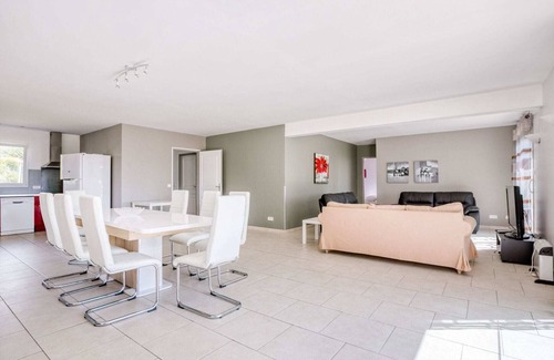 Pouzols-Minervois Villa | Spacious villa with pool in Le Canet