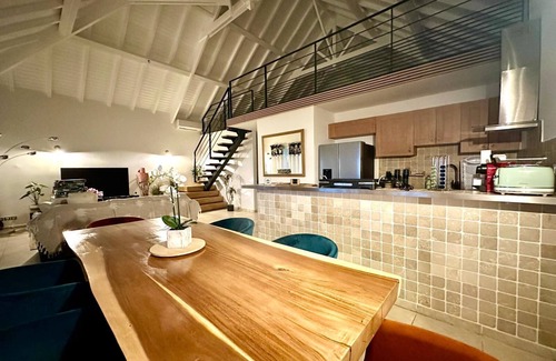 Maho Apartment | French Kiss, 2 bedrooms, large terrace on the beach!