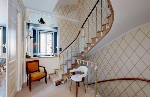 Villedieu-les-Poeles Cottage | Sumptuous 4 * bourgeois house with SPA, garden and games room