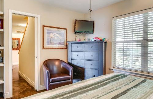 Franklin House | Franklin Home with Water Views Outdoor Dining Area!