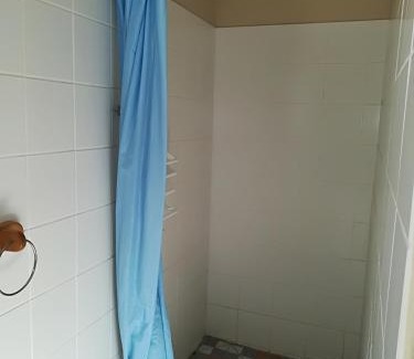 Franskraal House | Franskraal-Bit of Salt-Rustic Family Beach House-From R1650 per night, sleeps 6,min 2 nights