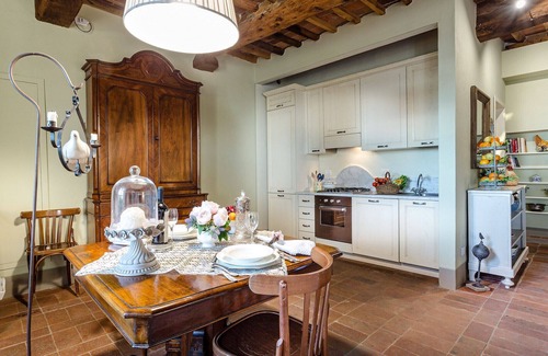 Capannori Villa | FRANTOIO a Romantic Farmhouse Apartment with Terrace and Views